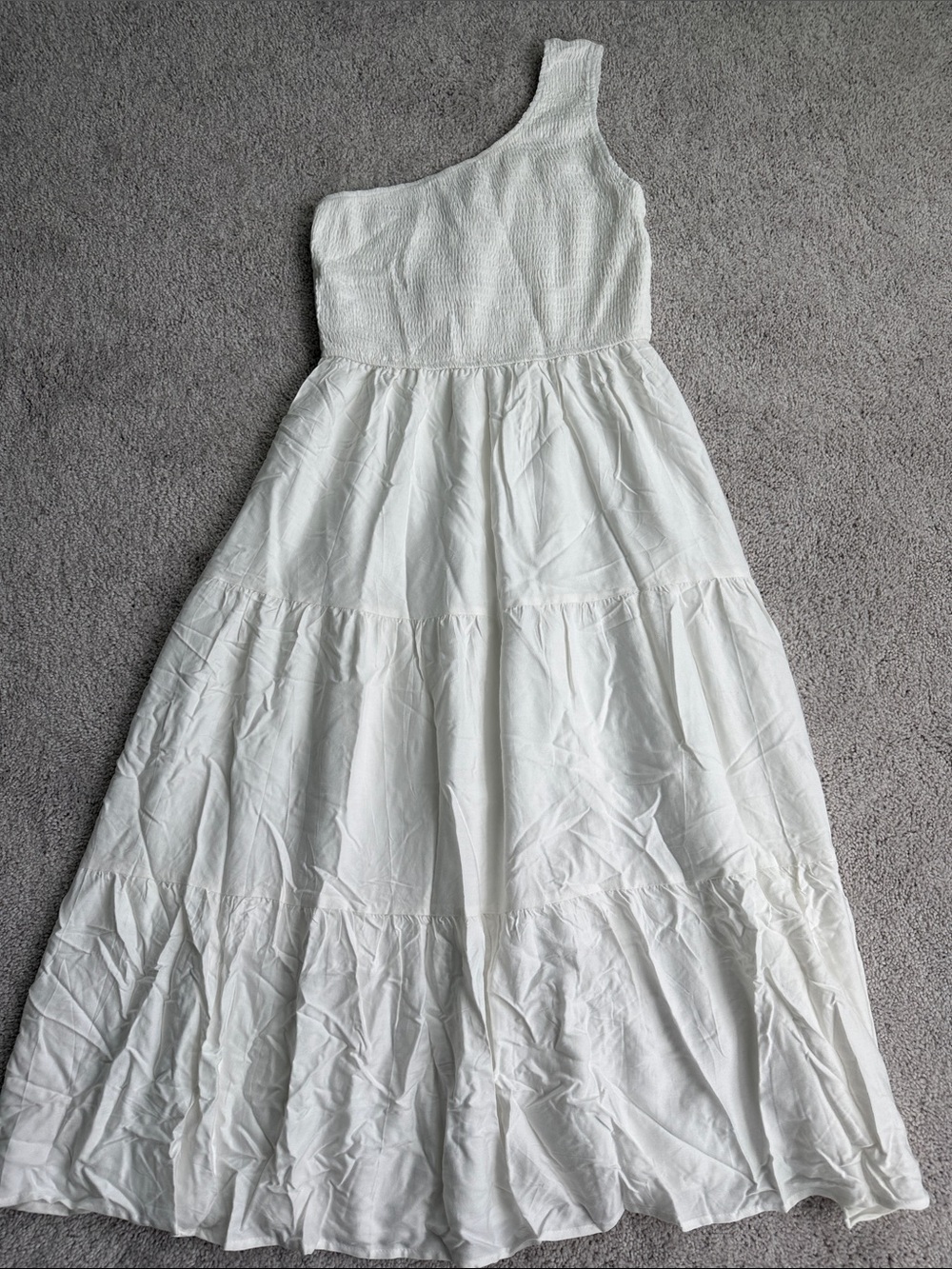 Zesica One-Shoulder sleeveless smocked White Maxi Dress - Size Large - Picture 3 of 7